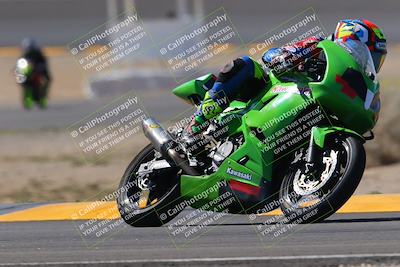 media/Oct-08-2022-SoCal Trackdays (Sat) [[1fc3beec89]]/Turn 14 (1050am)/